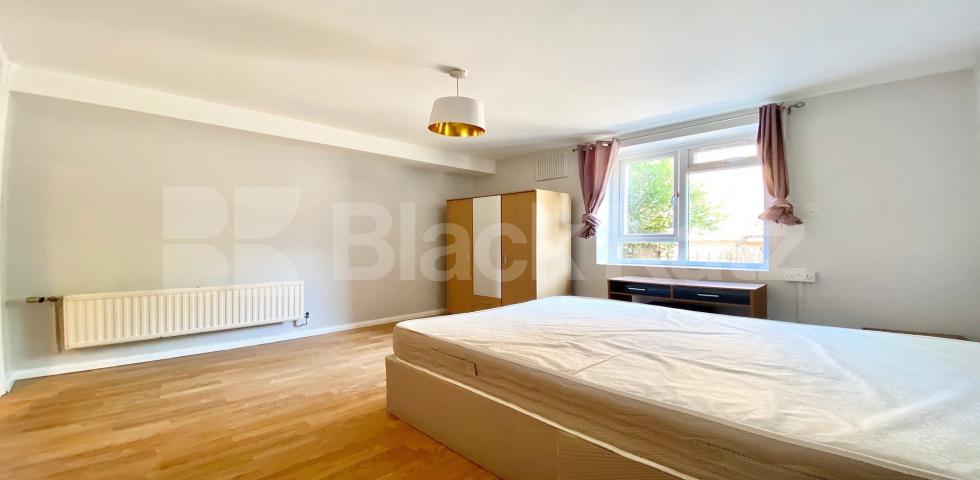 			VIRTUAL TOUR AVAILABLE!, 3 Bedroom, 1 bath, 1 reception Apartment			 King Henrys Walk, DALSTON N1